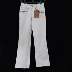 Ladies Yakum White Distressed Jeans sz 28 NWT